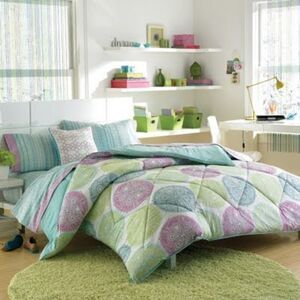 Steve Madden Twin/XL Twin comforter like new excellent condition